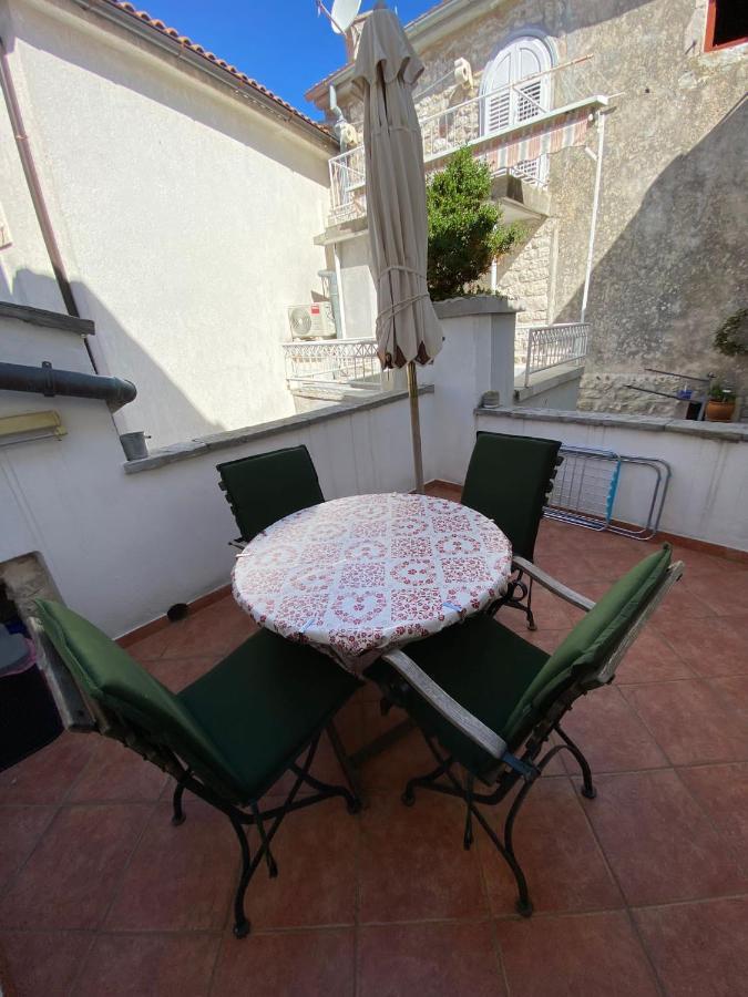 Apartments Getruda Krk Town Luaran gambar