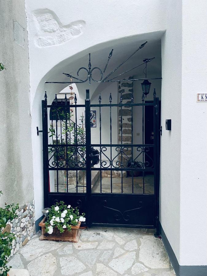 Apartments Getruda Krk Town Luaran gambar
