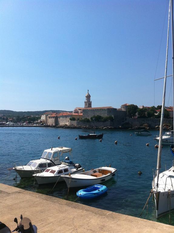 Apartments Getruda Krk Town Luaran gambar