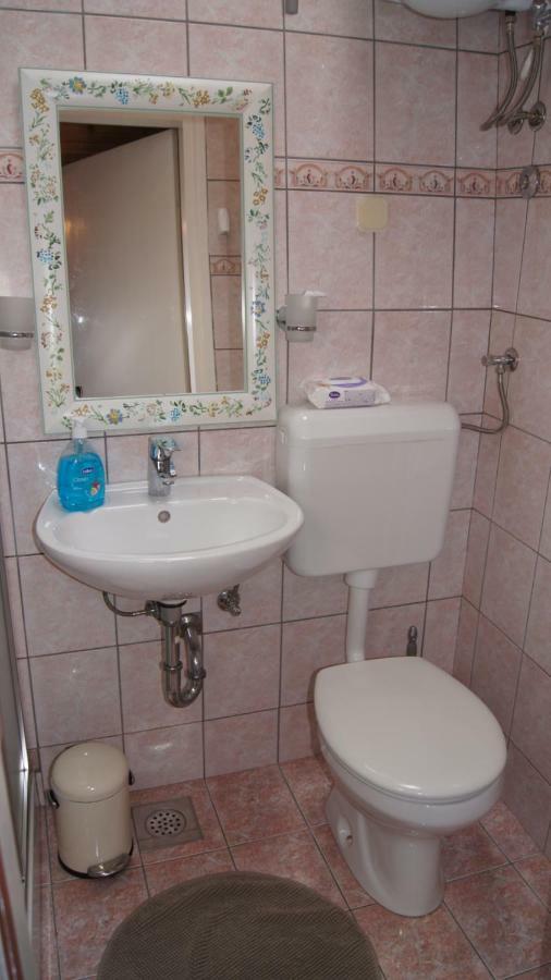 Apartments Getruda Krk Town Luaran gambar