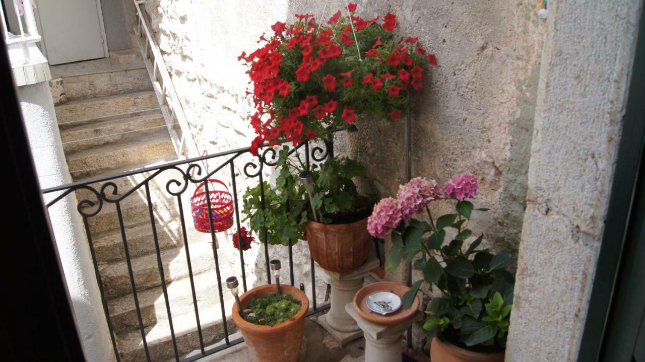 Apartments Getruda Krk Town Luaran gambar