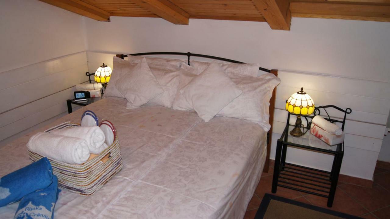 Apartments Getruda Krk Town Luaran gambar